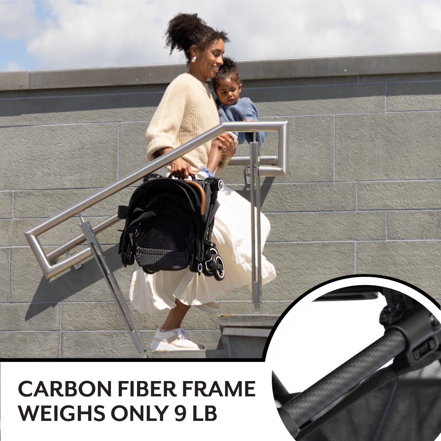 Easily carry your baby and this compact stroller up the stairs, thanks to its lightweight design.