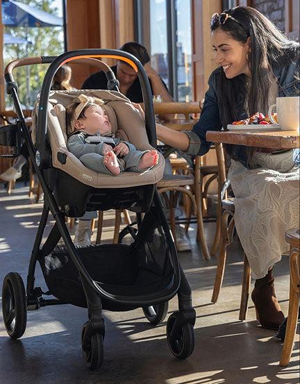 Enjoy precious moments together; your baby sleeps soundly while you relax at a cafe.