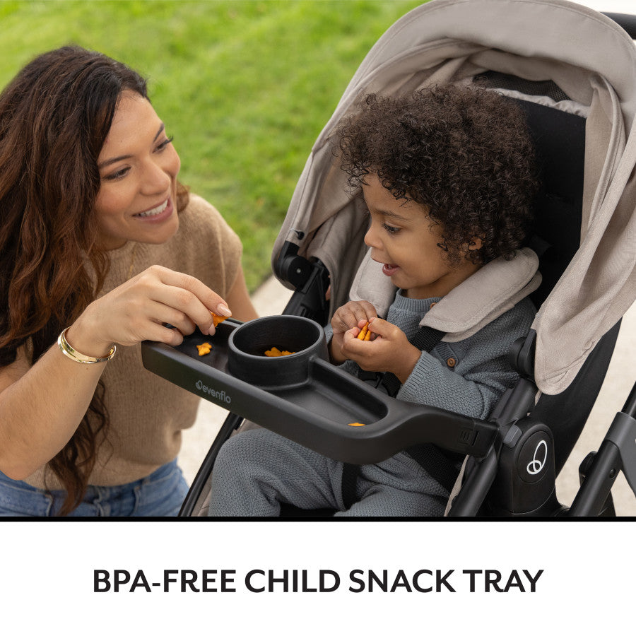 Make snack time a breeze with a stroller that has a convenient, easy-to-use tray.