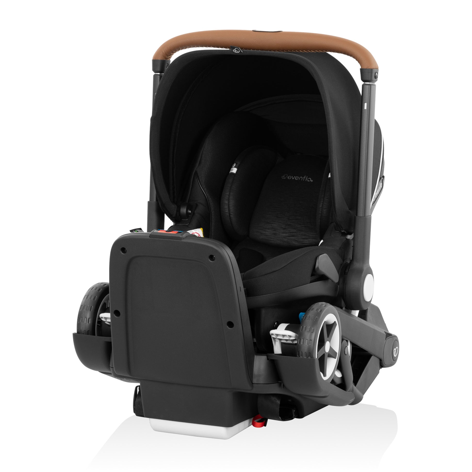 You can easily go from car to stroller with this compact and integrated travel system.